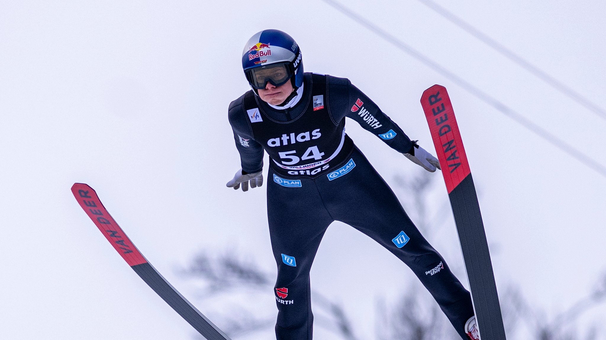 Wintersport-Ticker: Mixed-Team springt auf Rang drei