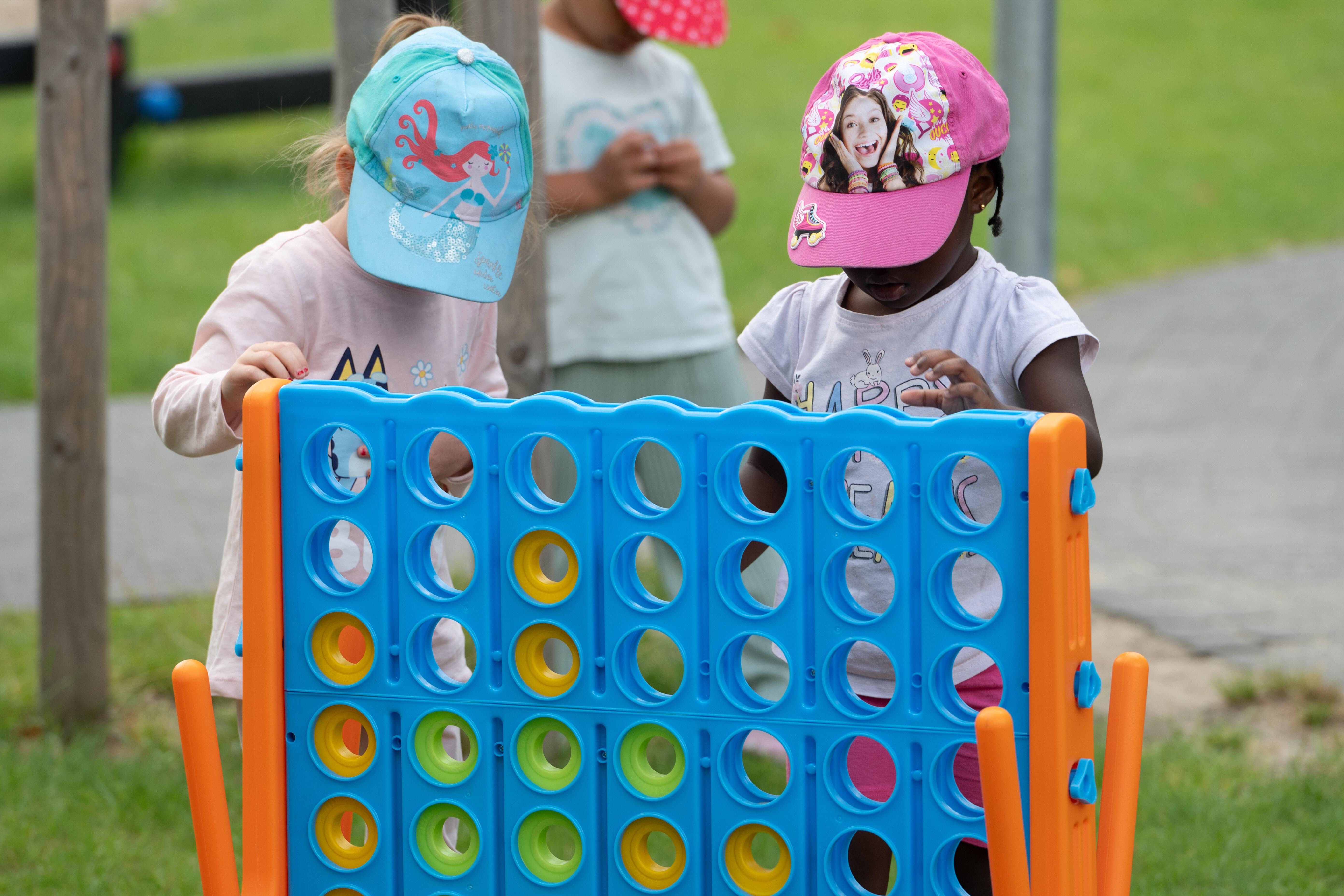 Archivbild: Kinder spielen in einem Kindergarten