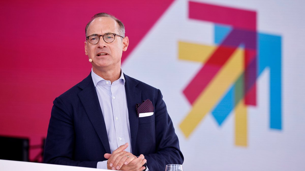 Allianz-Chef Oliver Bäte konnte heute einen Rekord-Gewinn vermelden. Hier bei einer Tech-Konferenz im September 2022.