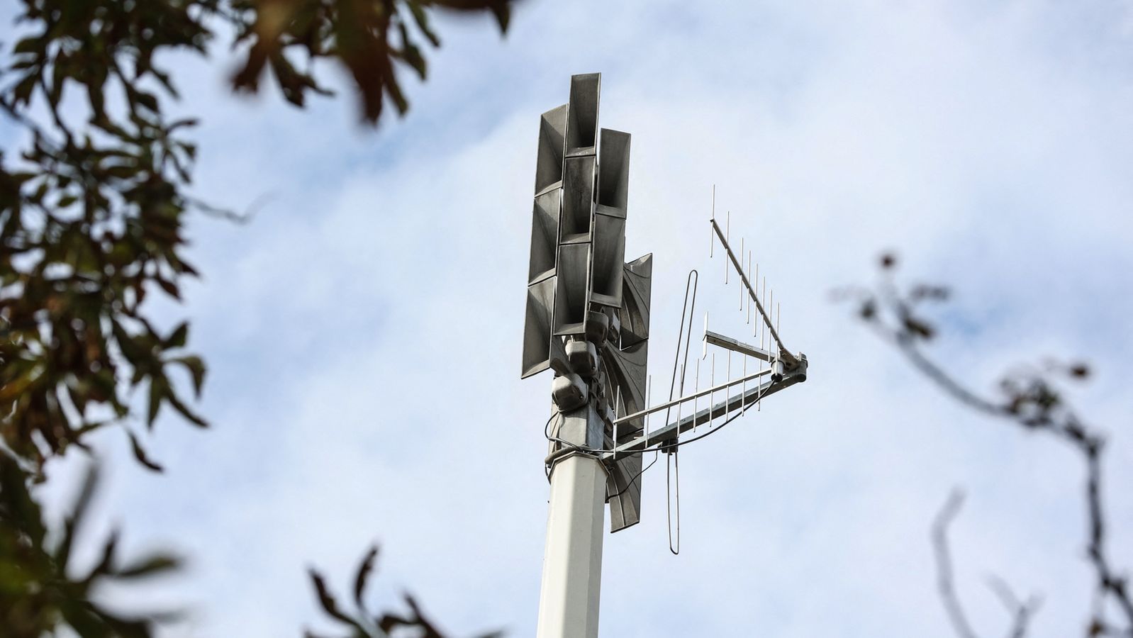 Image accompanying "Vorsicht!!! Warntag am 08.12.2022 und SMS!!! Wenn Ihr eine SMS bekommt, nicht öffnen! Ohne anzuschauen löschen! Der sogenannte Staat könnte sich Zugriff auf De