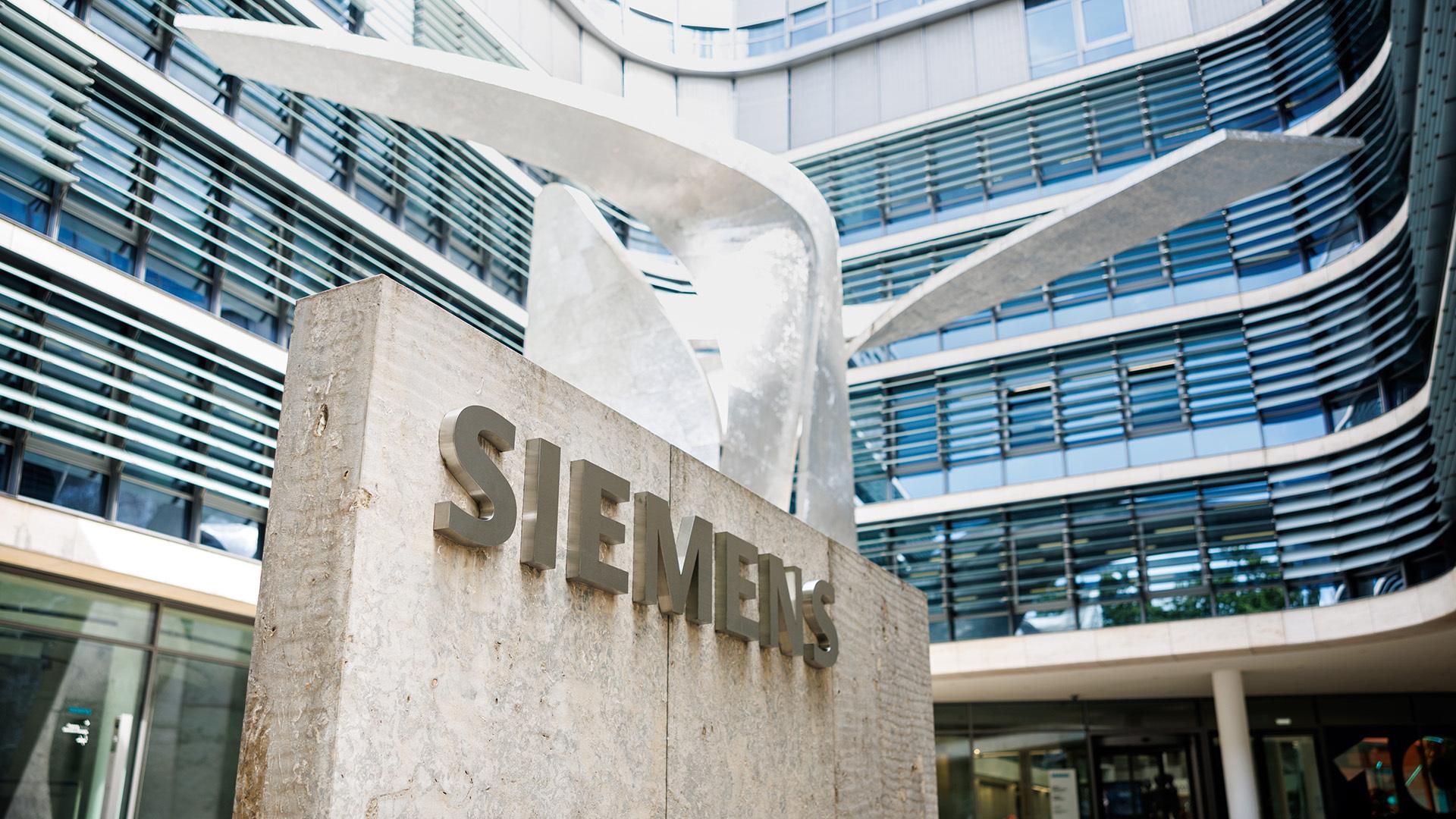 Der Technologiekonzern Siemens ist mit mehr Umsatz und Gewinn in das neue Geschäftsjahr gestartet.