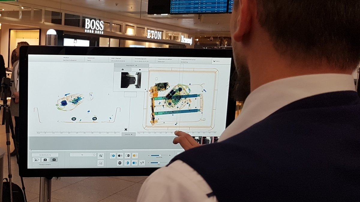 Test mit neuen 3D-Scannern im Terminal 2