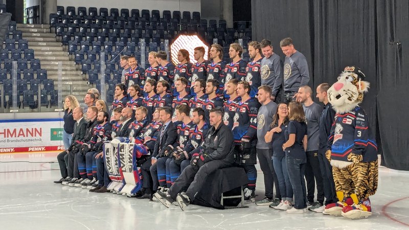 Die Nürnberg Ice Tigers beim Fototermin 2025/26 | Bild: BR / Bühling Die Nürnberg Ice Tigers beim Fototermin 2025/26