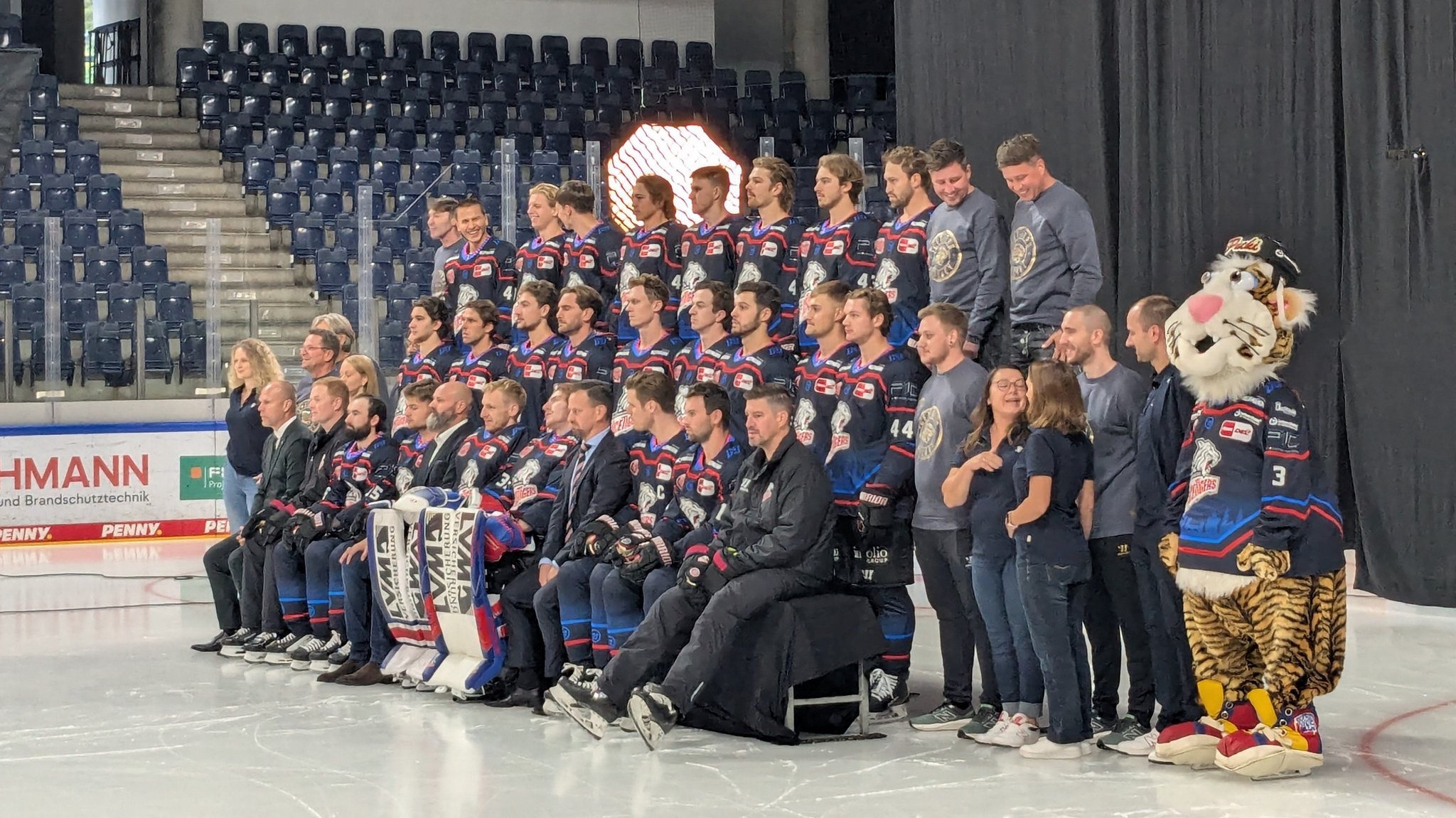 Die Nürnberg Ice Tigers beim Fototermin 2025/26