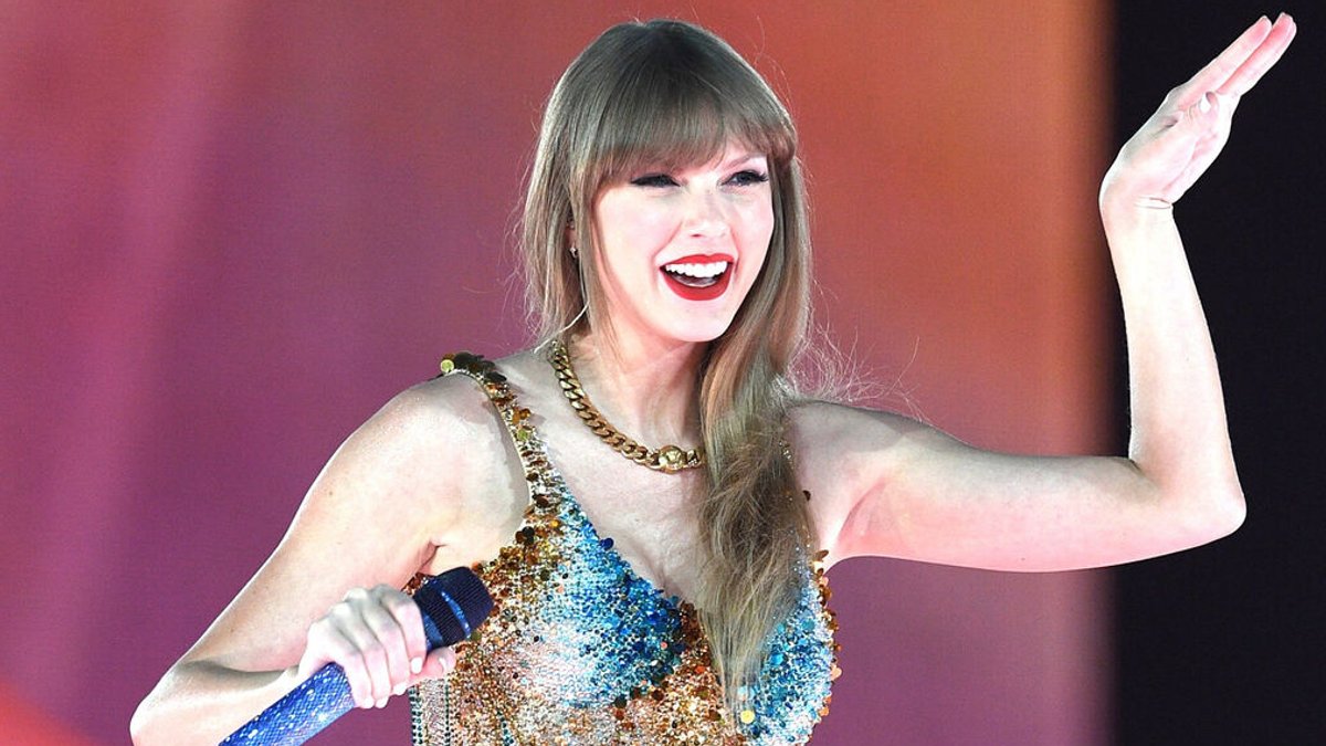 Taylor Swift singt auf ihrer Eras Tour im Accor-Stadion in Sydney.