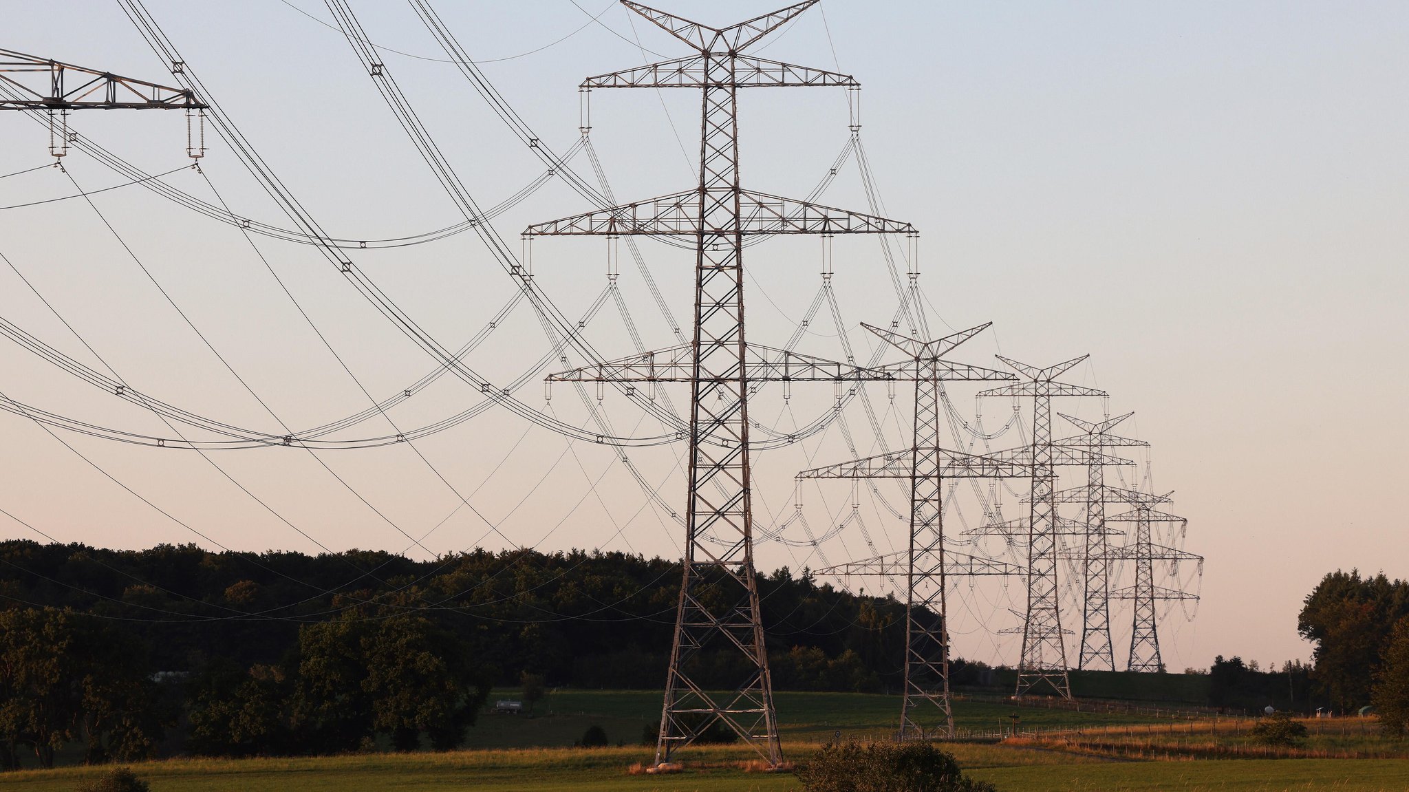 Aus der Krise: Wege zu günstiger Energie und Wirtschaftswachstum
