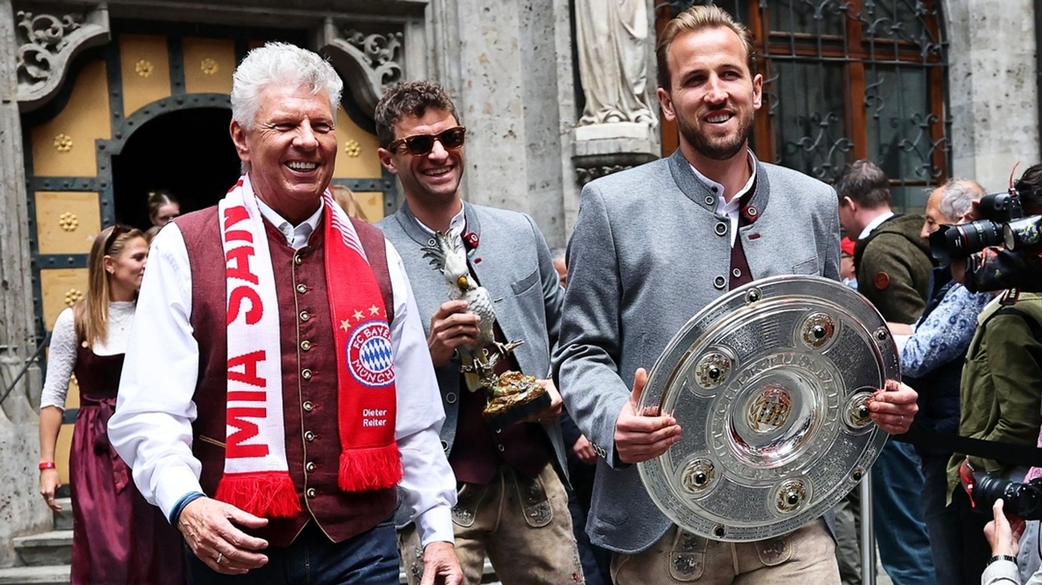 Münchens Oberbürgermeister Dieter Reiter bei der Meisterfeier des FC Bayern im Mai´25 am Rathaus. | Bild: Daniel Löb/dpa Münchens Oberbürgermeister Dieter Reiter bei der Meisterfeier des FC Bayern im Mai´25 am Rathaus.