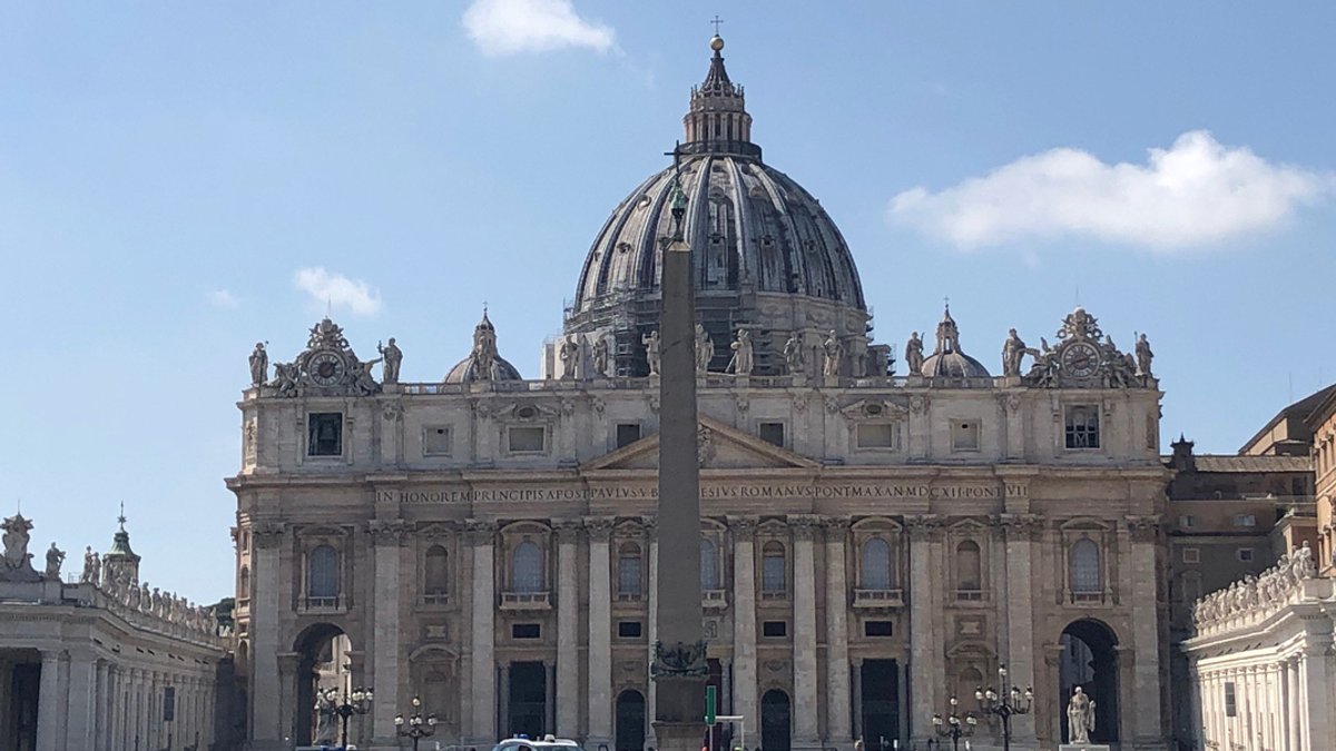 Reformkurs? Vatikan stellt Fahrplan für Welt-Bischofstreffen vor