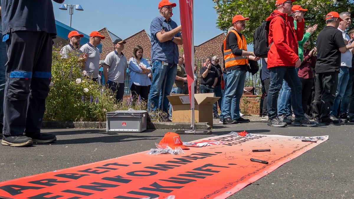 1.000 Autobranchen-Beschäftigte protestieren für Arbeitsplätze