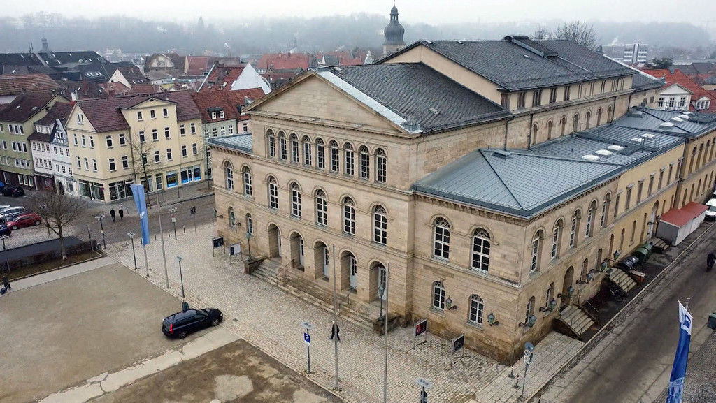 Das Coburger Landestheater aus der Vogelperspektive betrachtet. 