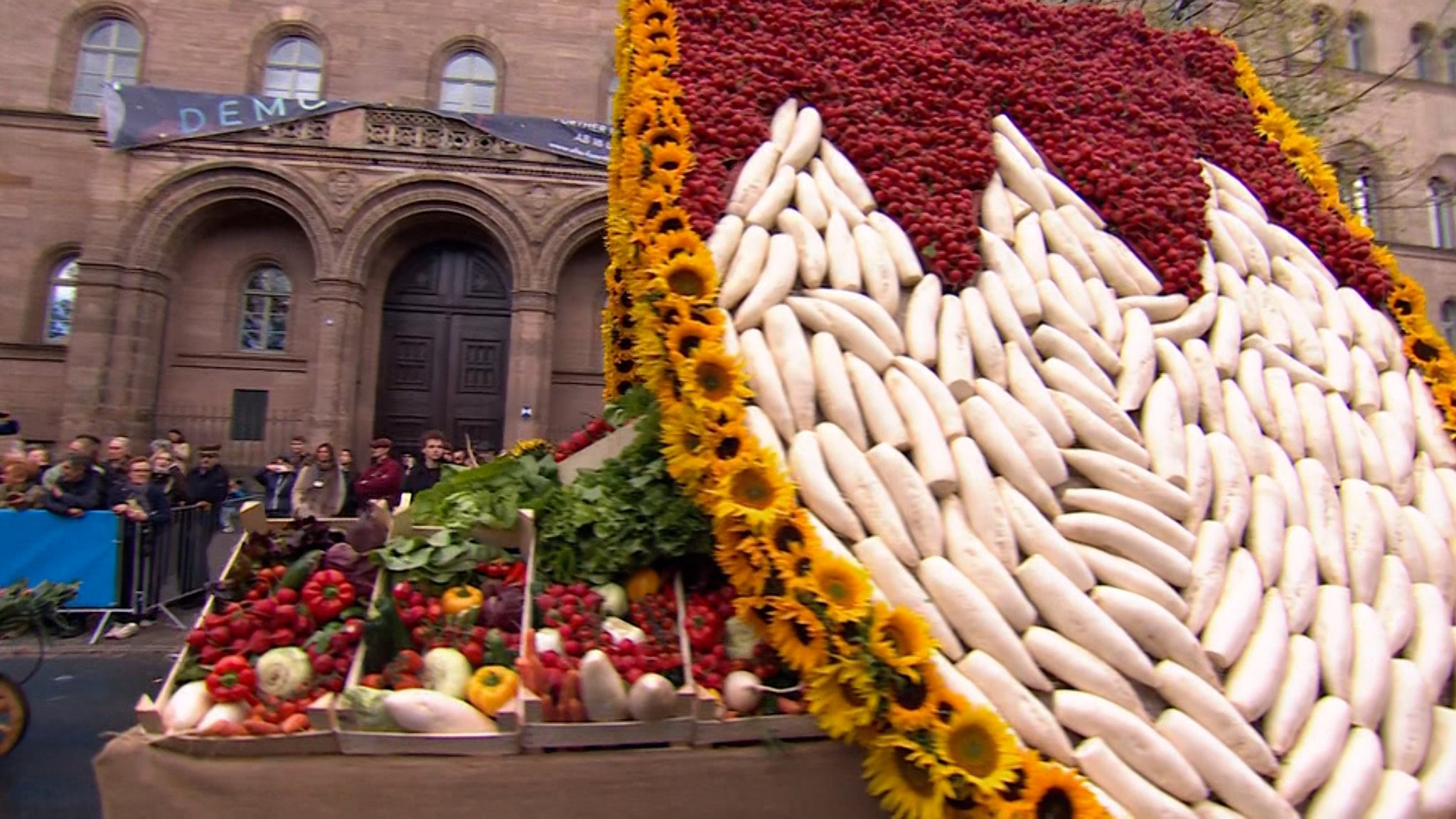 Der Erntedankfestzug im Rahmen der Michaeliskirchweih in Fürth gehört zu den größten Brauchtumszügen in ganz Bayern. | Bild: Bayerischer Rundfunk 2026 Der Erntedankfestzug im Rahmen der Michaeliskirchweih in Fürth gehört zu den größten Brauchtumszügen in ganz Bayern.