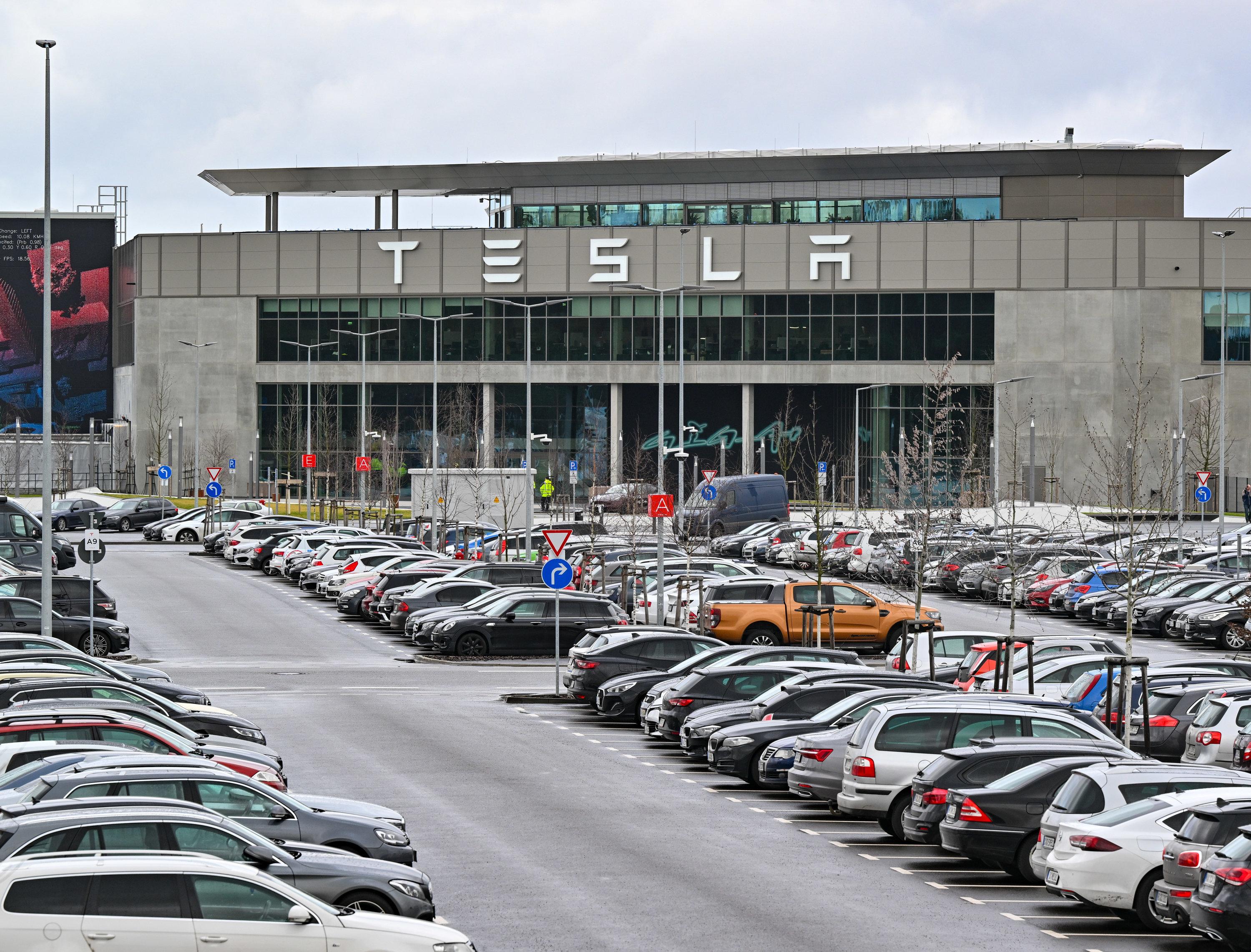Im brandenburgischen Grünheide gab es eine Bürgerbefragung über die Pläne des Autobauers Tesla zur Erweiterung des Fabrikgeländes.