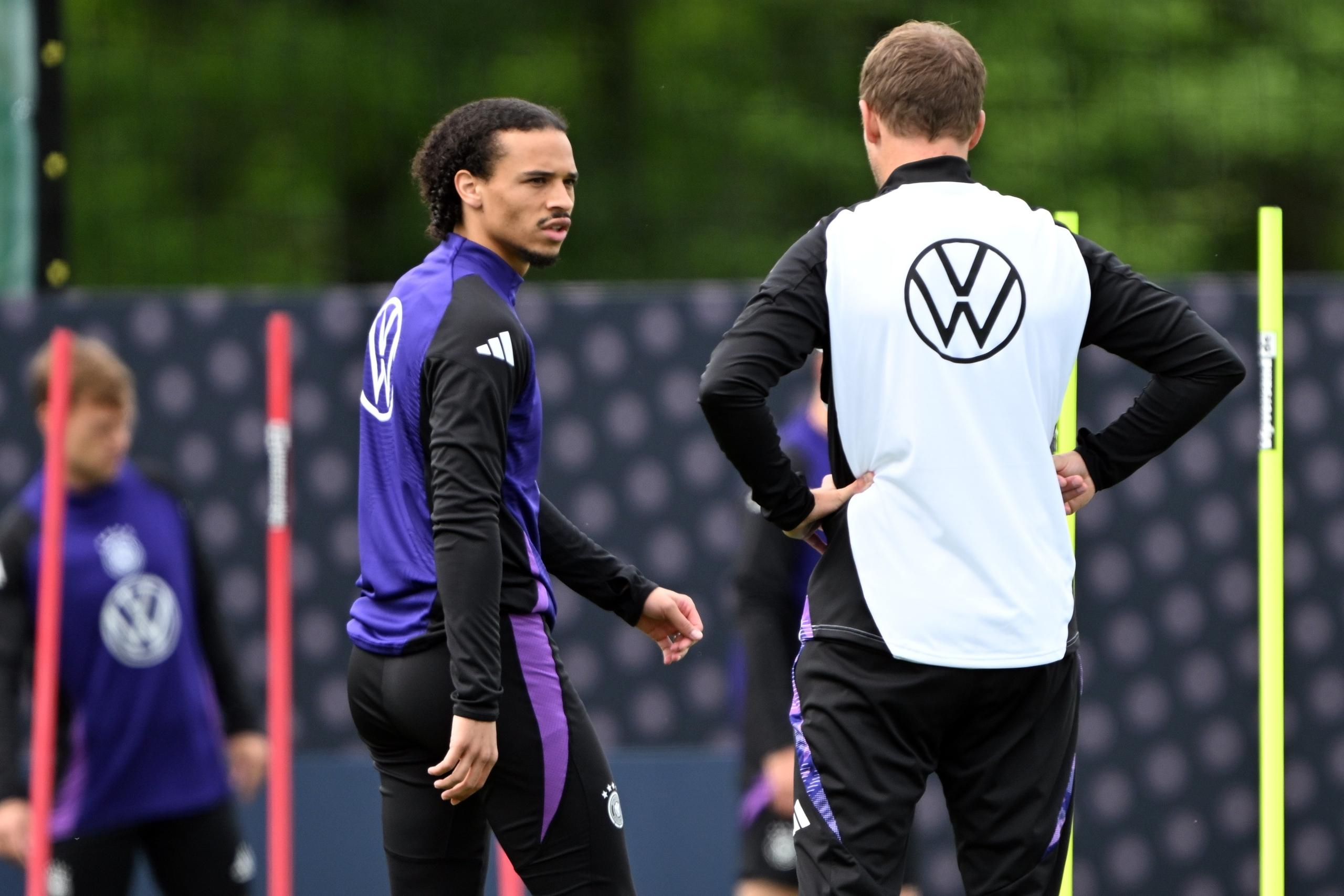 Leroy Sané im Training mit Bundestrainer Julian Nagelsmann