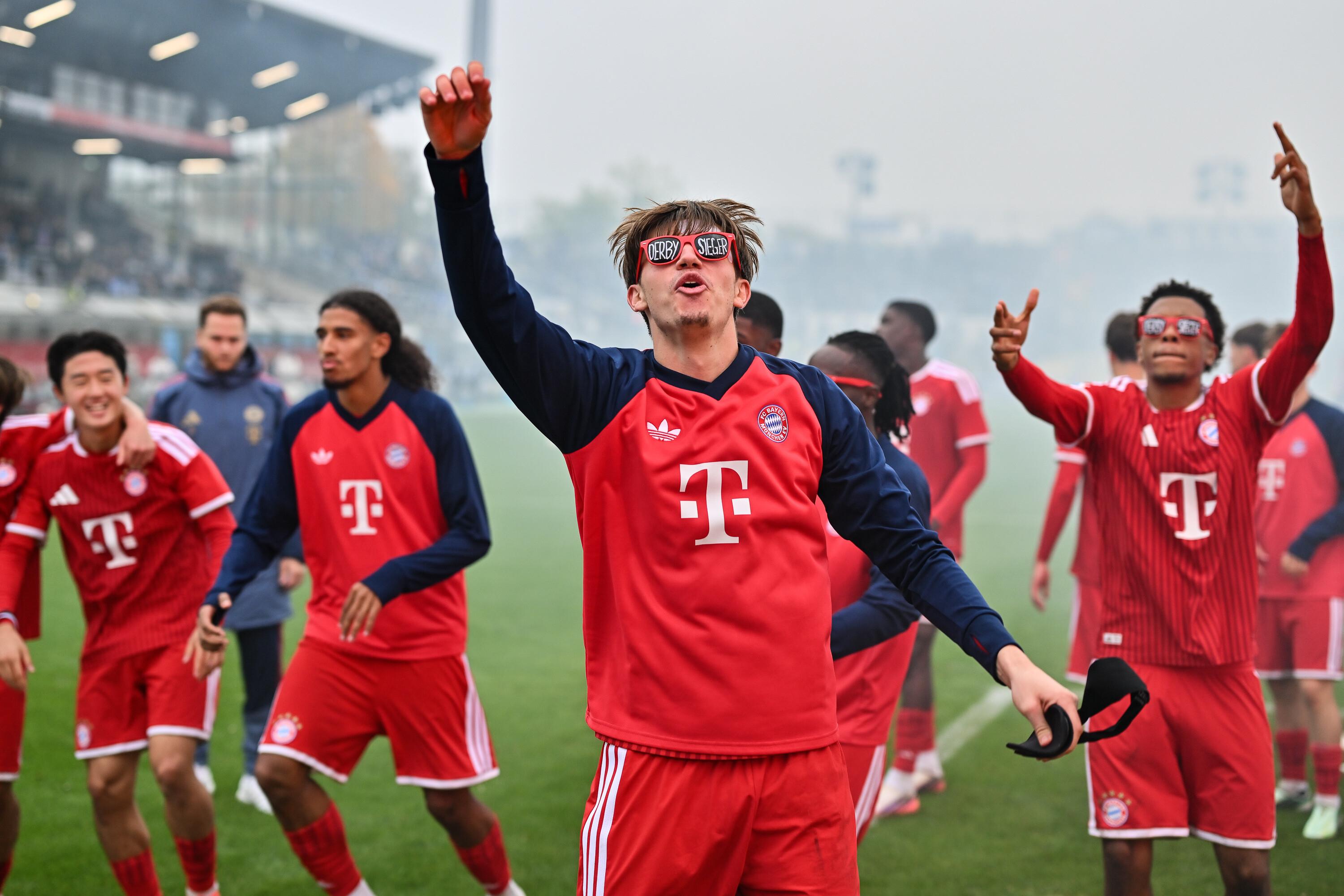 FC Bayern II Defeats 1860 Munich 4:2 as Coach Dante Is Sent Off