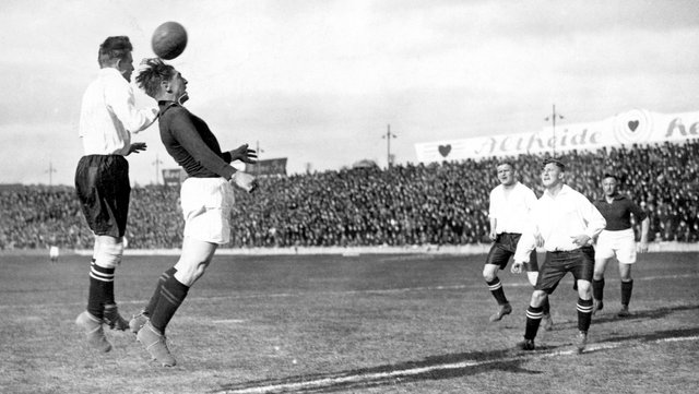 Seit Wann Gibt Es Fussball Ur-Geschichte des Fußballs: Ein Blick auf frühere Ballspiele | BR24