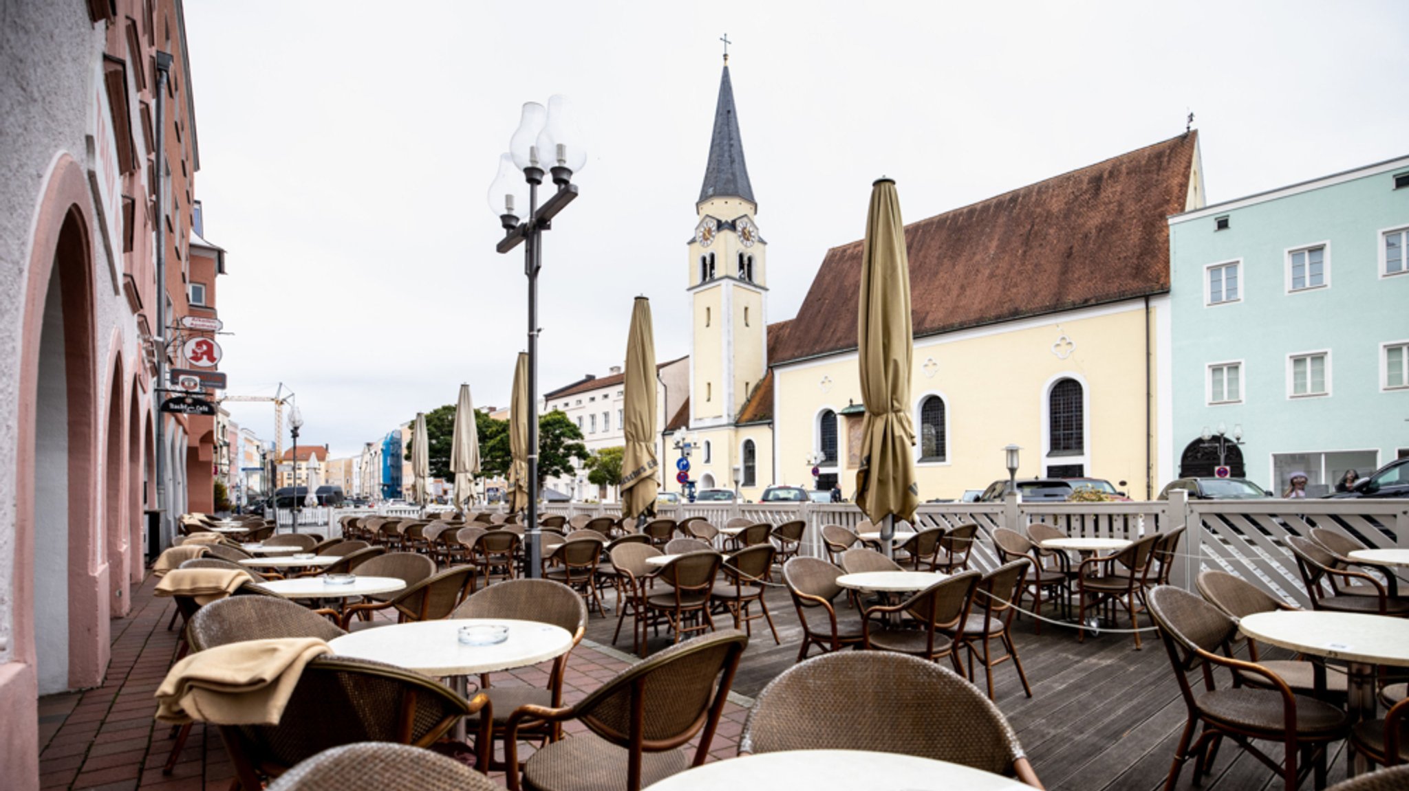 Der Stadtplatz von Mühldorf im Oktober 2021.