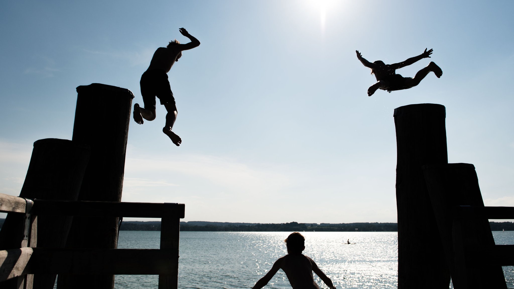 Symbolbild: Kinder baden am Ammersee 2018.