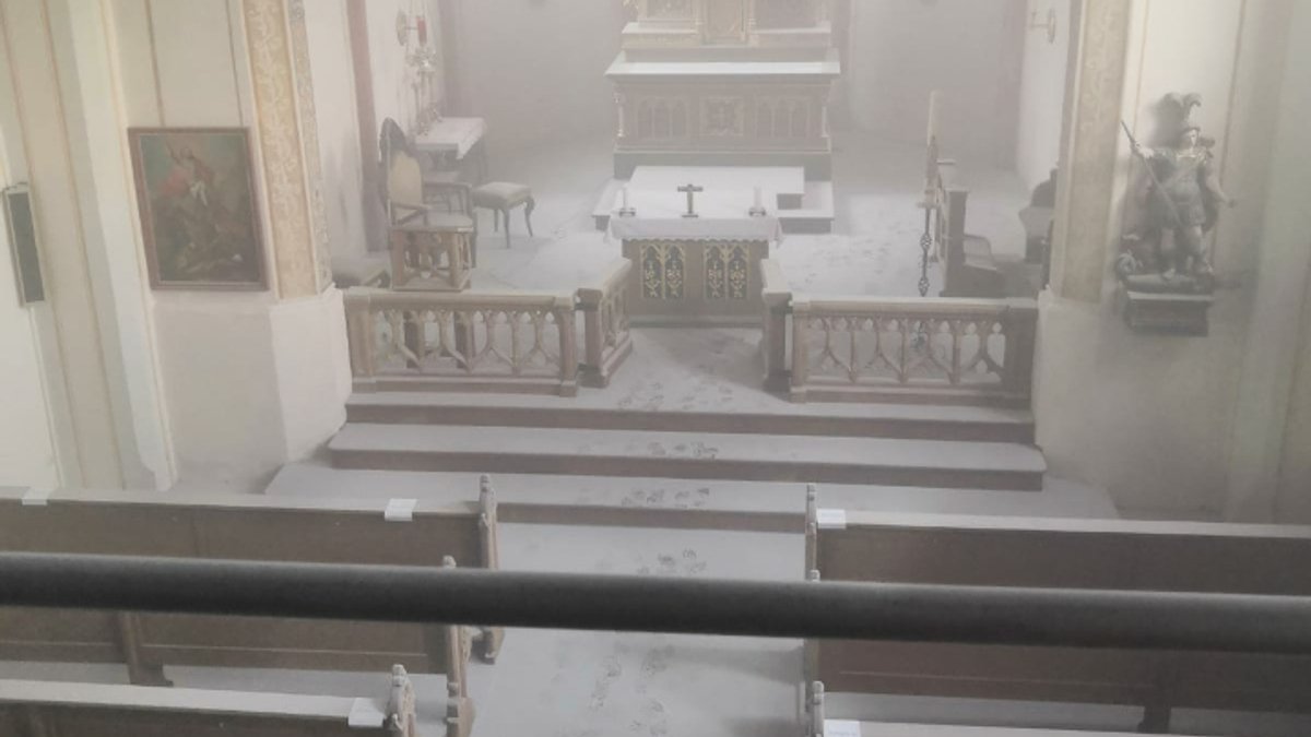 Mehrere Zehntausend Euro Schaden: Unbekannte verwüsten Kirchen