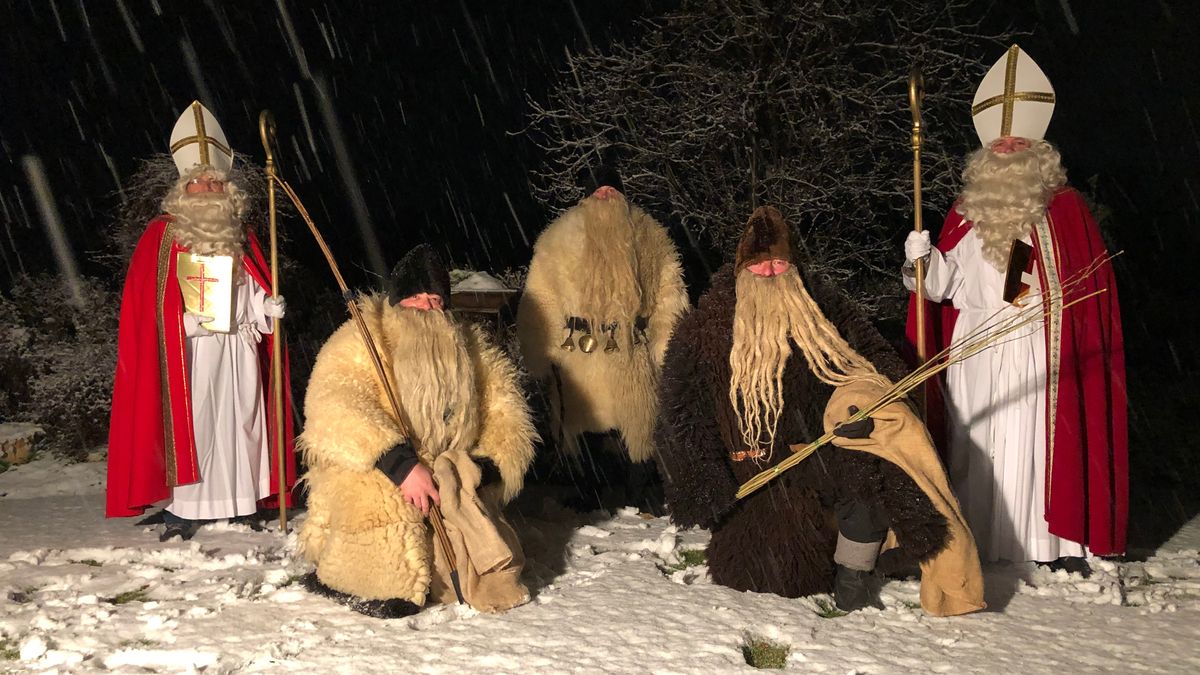 Bitte Mit Abstand Besuch Vom Nikolaus Trotz Pandemie Br24