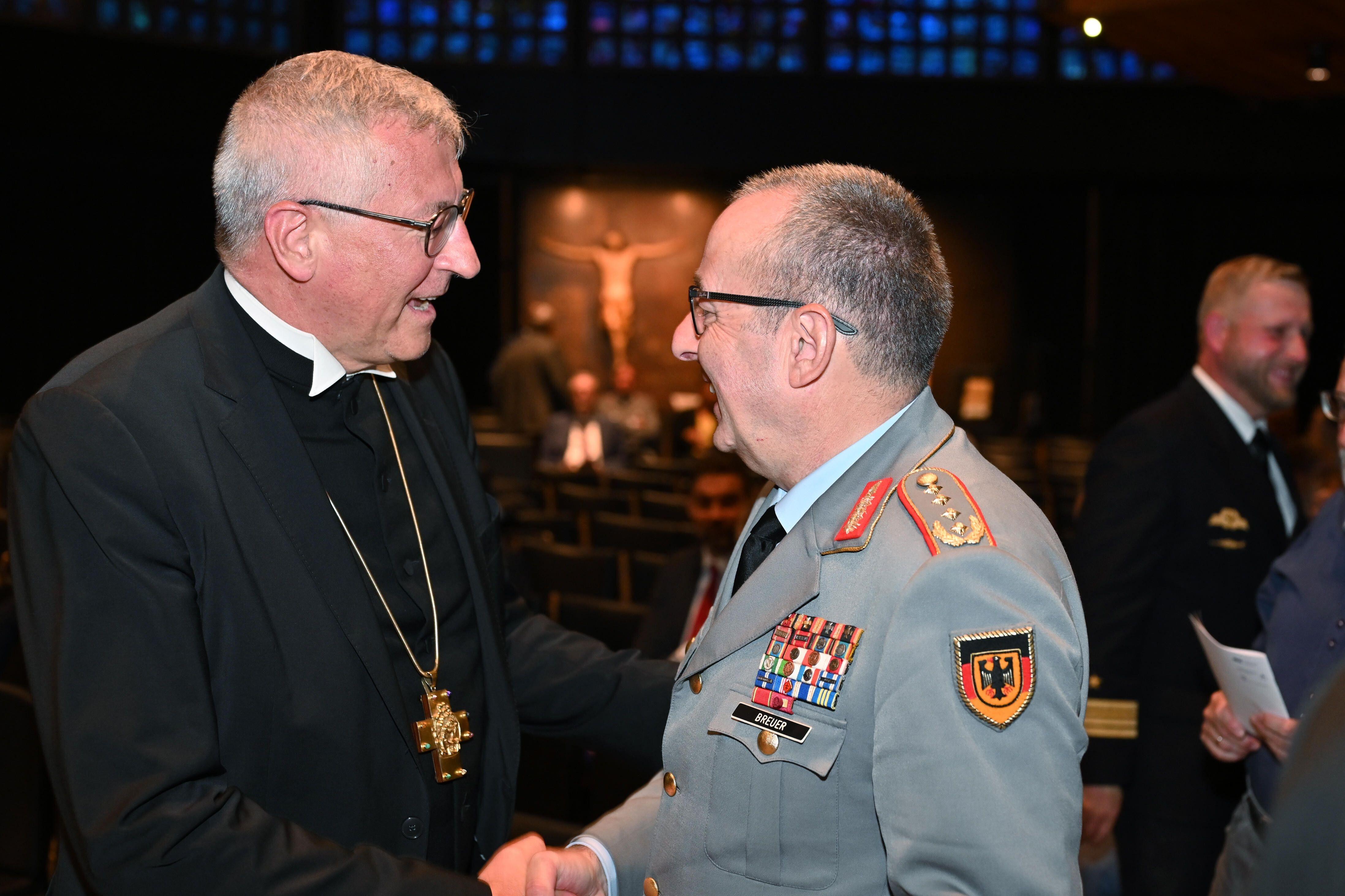 Militärbischof Bernhard Felmberg 2025 bei einer Festveranstaltung mit General Carsten Breuer