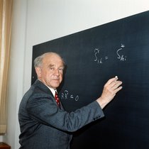Werner Heisenberg - Scharfer Denker der Unschärfe | Bild: picture-alliance/ dpa | Rauchwetter