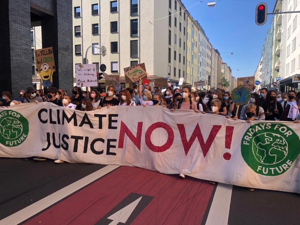 Fridays-for-Future-Demos In Bayern: Zehntausende Auf Der Straße | BR24