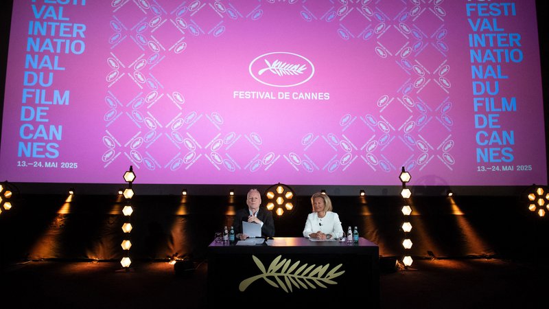 Festivaldirektor Thierry Frémaux (l.) und Iris Knobloch (r), Präsidentin des Filmfestivals von Cannes | Bild: picture alliance / abaca|Marechal Aurore/ABACA Festivaldirektor Thierry Frémaux (l.) und Iris Knobloch (r), Präsidentin des Filmfestivals von Cannes