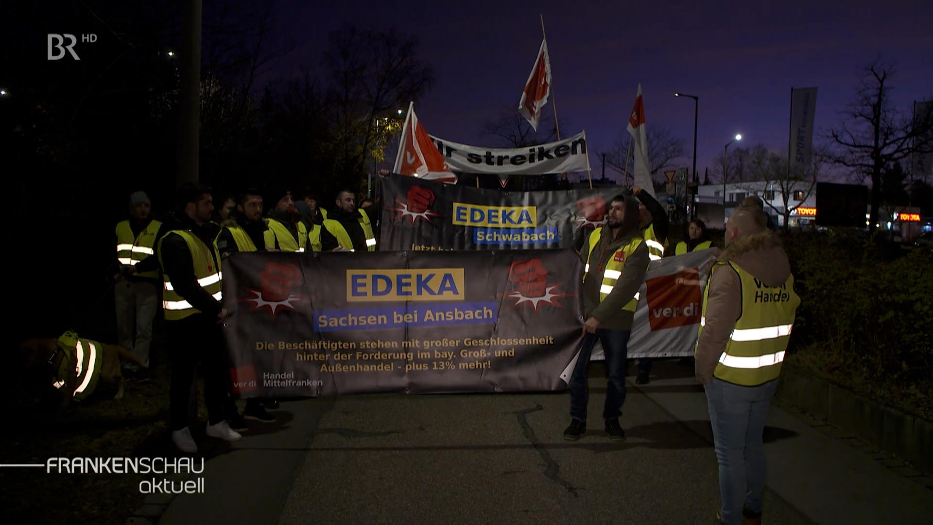 Demonstration von Edekamitarbeitern und Verdi.