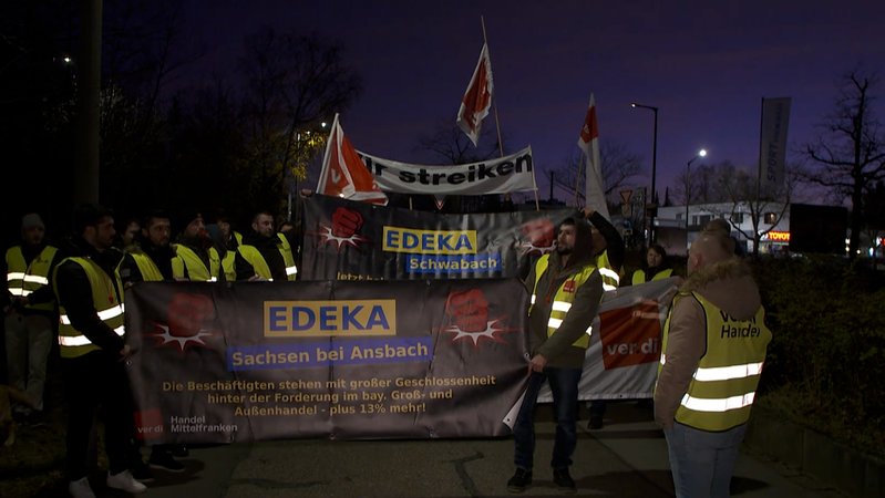 Demonstration von Edekamitarbeitern und Verdi. | Bild: BR Demonstration von Edekamitarbeitern und Verdi.