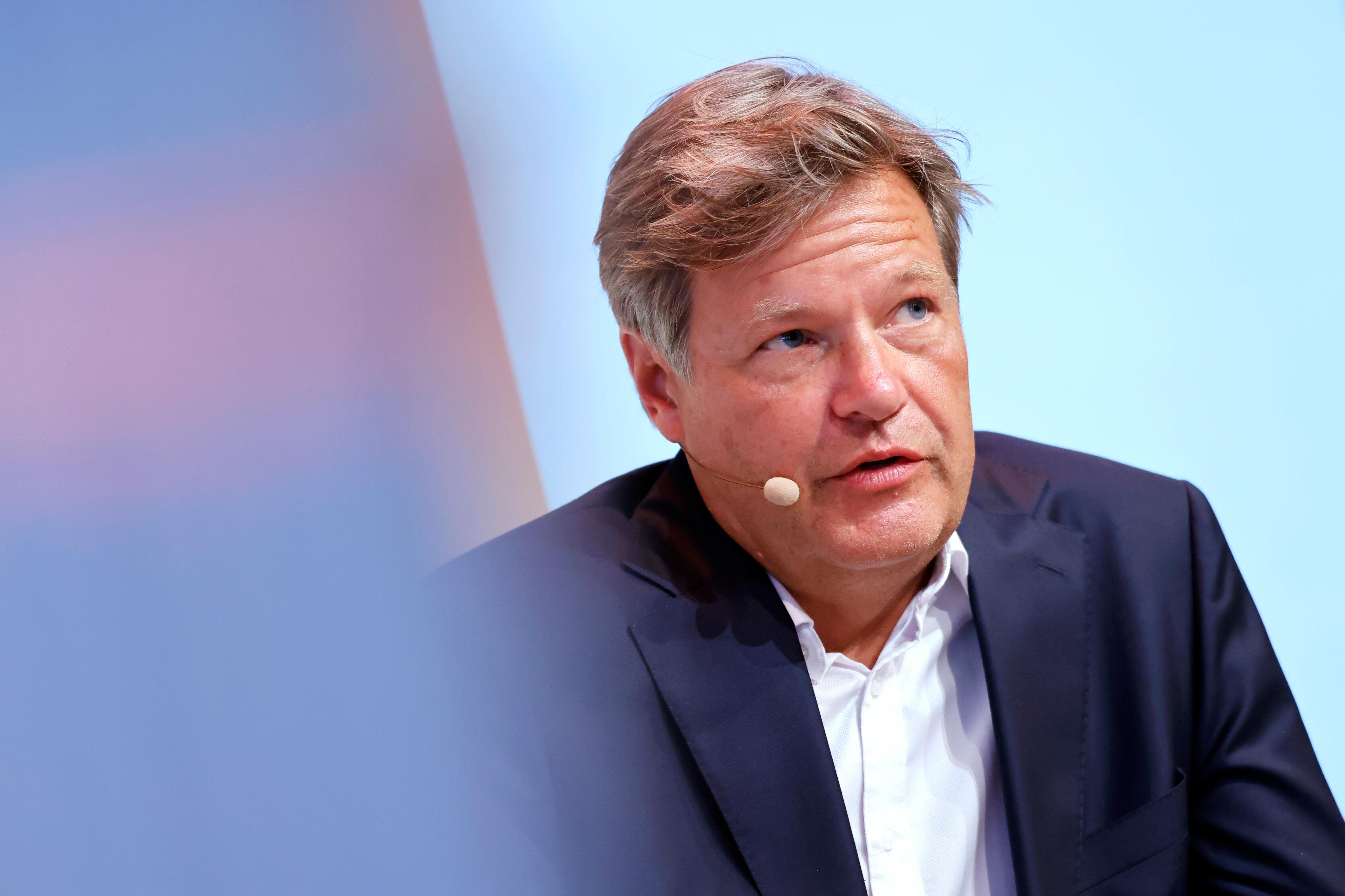 Politiker Robert Habeck (Grüne), ehemaliger Bundeswirtschaftsminister, in der Phil.Cologne Veranstaltung 'Demokratie im Ernstfall' in der Flora Köln. Köln, 23.06.2025