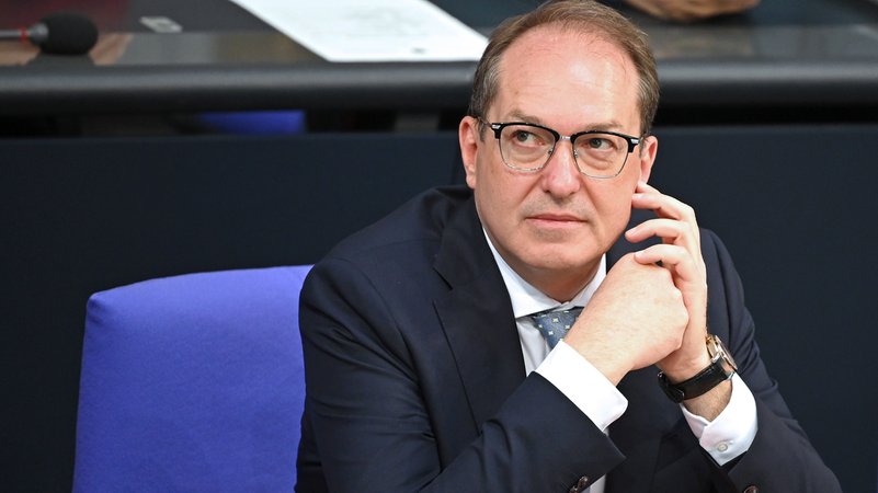 Innenminister Alexander Dobrindt am 6. Juni 2025 im Bundestag | Bild: picture alliance/dpa | Katharina Kausche Innenminister Alexander Dobrindt am 6. Juni 2025 im Bundestag