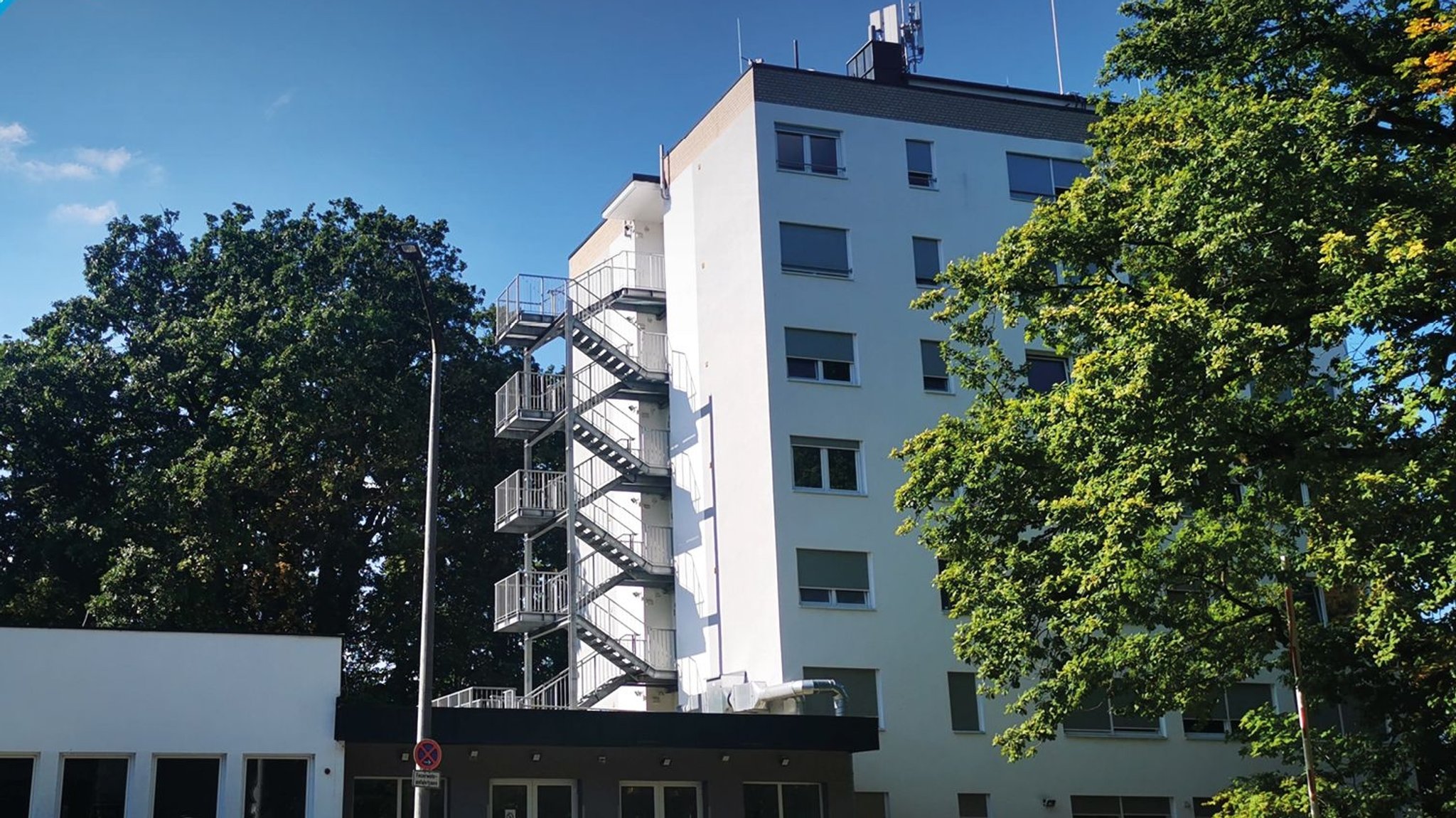 Asylunterkunft in Nürnberg-Schmausenbuck | Bild: BR/Leon Baatz Asylunterkunft in Nürnberg-Schmausenbuck