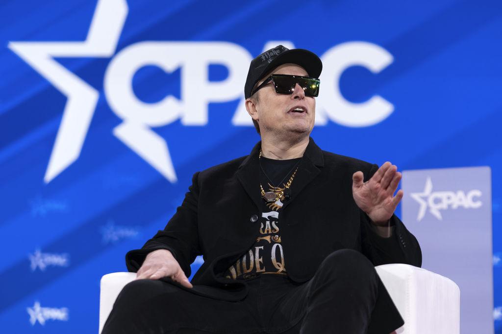20.02.2025, USA, Oxon Hill: Elon Musk spricht auf der Conservative Political Action Conference (CPAC) im Gaylord National Resort & Convention Center. Foto: Jose Luis Magana/AP/dpa +++ dpa-Bildfunk +++
