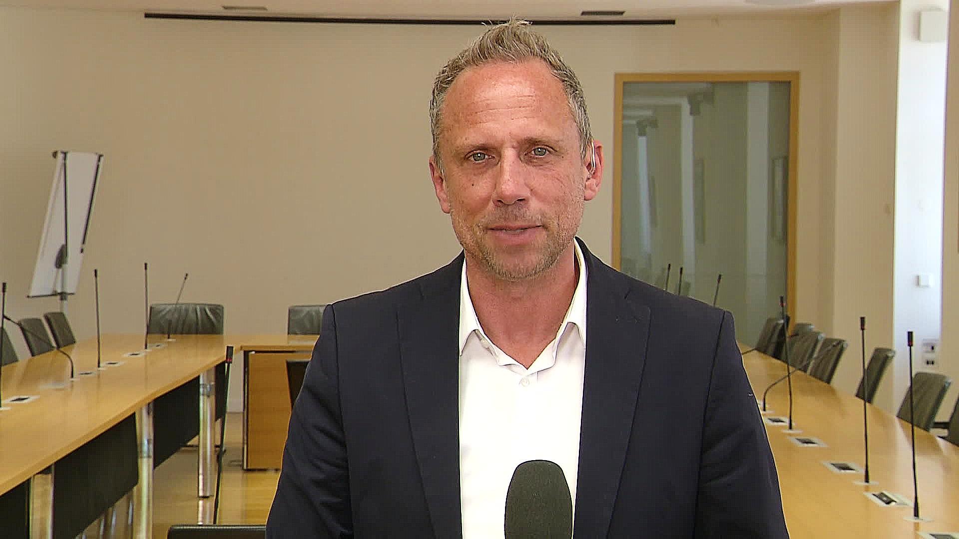 Thorsten Glauber (Freie Wähler), bayerischer Staatsminister für Umwelt und Verbraucherschutz, im Kontrovers-Interview