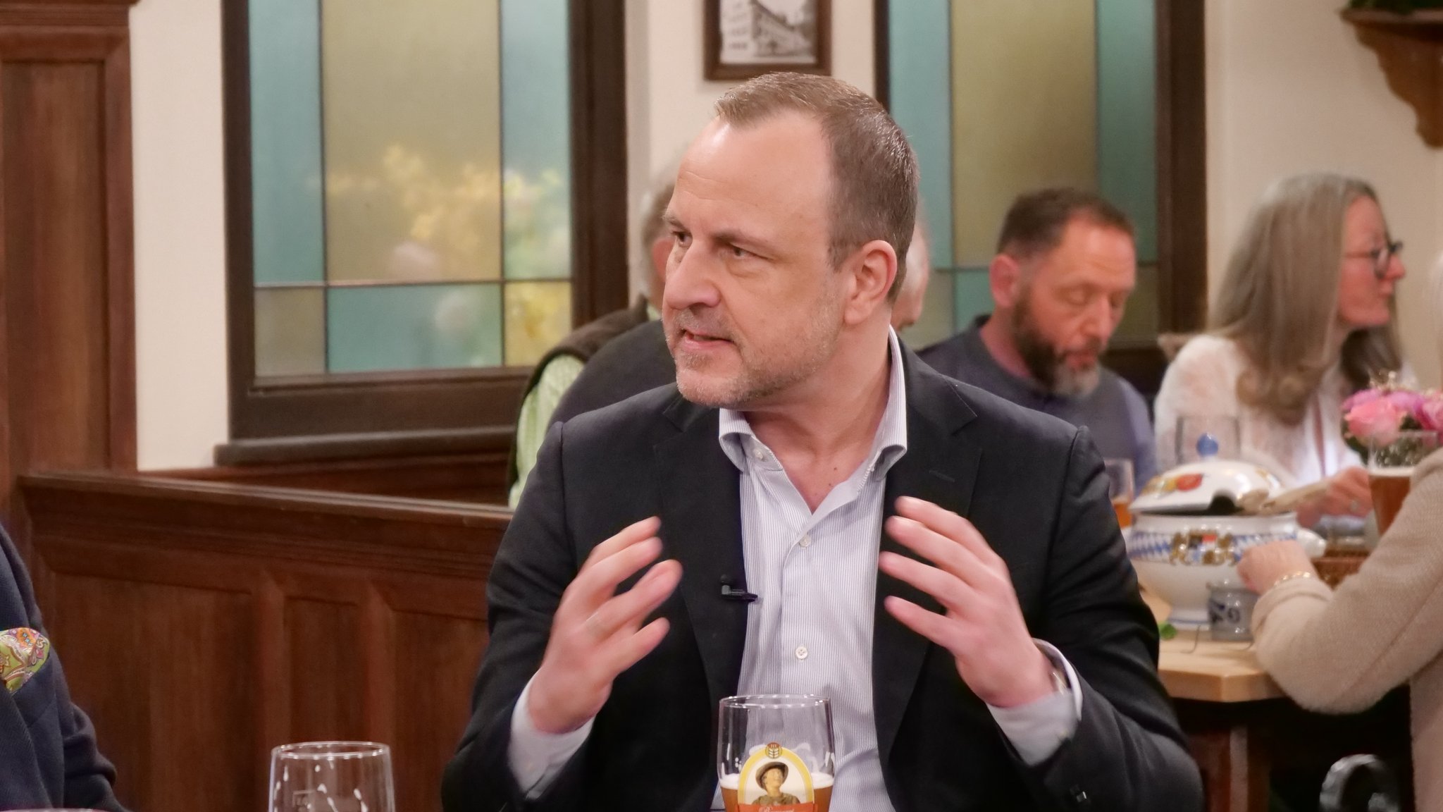 Sicherheitsexperte Neumann: Nie Regimewechsel durch Luftschläge