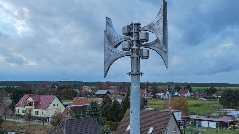Eine Sirene in einem Dorf | Bild: picture alliance/dpa | Patrick Pleul Eine Sirene in einem Dorf