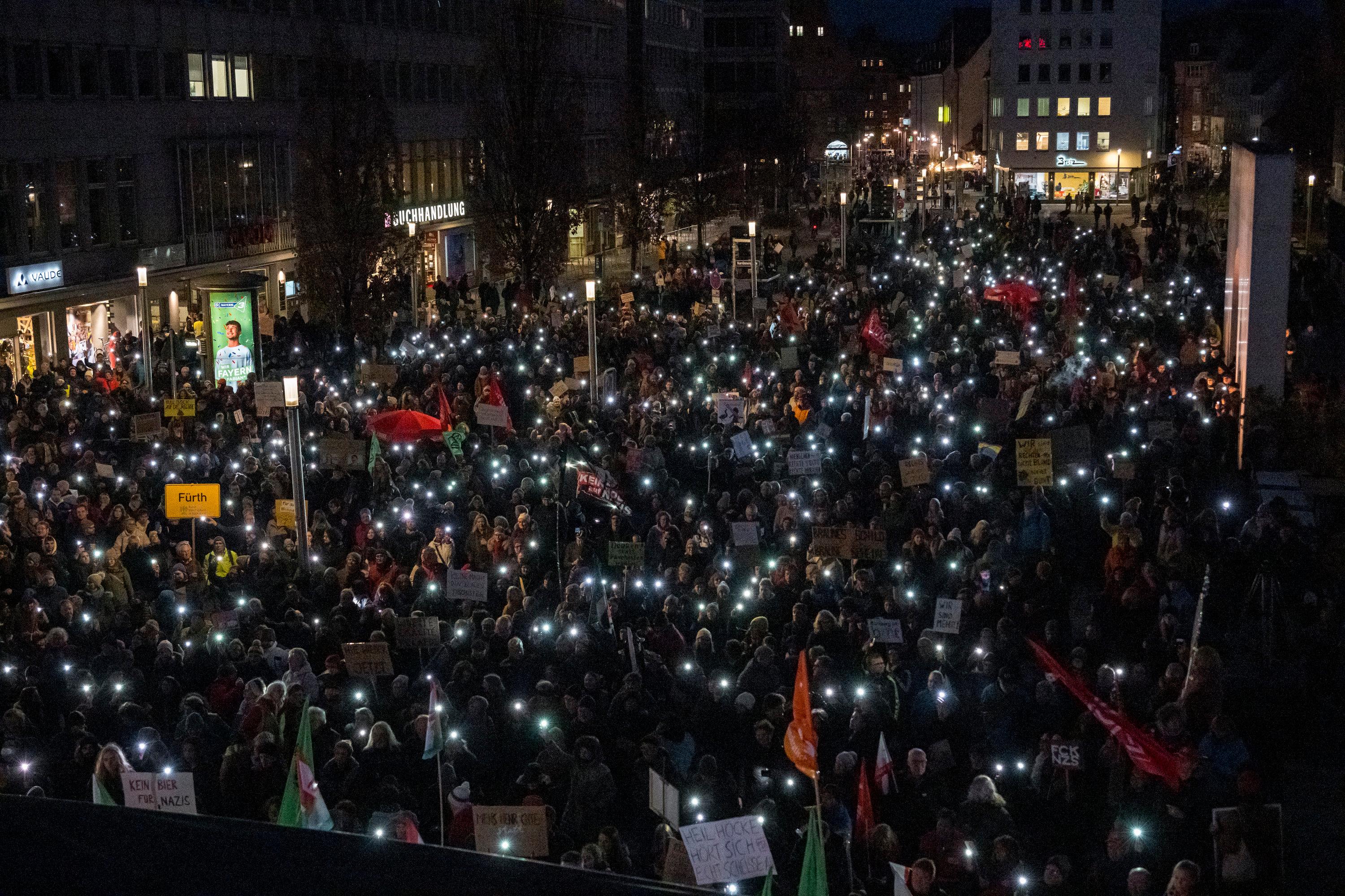 Wieder Hunderttausende Bei Demos Gegen Rechtsextremismus | BR24