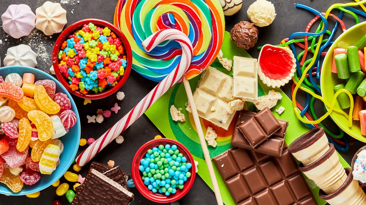 Süß, salzig, fettig: Werbeverbot für ungesunde Kindersnacks 
