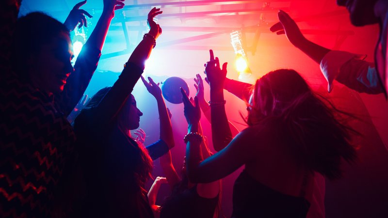 Clubs, in Bayern aber auch deutschlandweit kämpfen um ihr Überleben. Dass das wichtige Kulturräume für junge Menschen sind, kommt oft zu kurz. | Bild: stock.adobe.com/master1305 Clubs, in Bayern aber auch deutschlandweit kämpfen um ihr Überleben. Dass das wichtige Kulturräume für junge Menschen sind, kommt oft zu kurz.