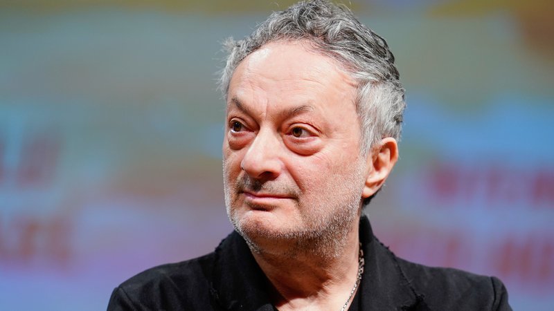 Der Schriftsteller Feridun Zaimoglu | Bild: picture alliance/dpa | Uwe Anspach Der Schriftsteller Feridun Zaimoglu