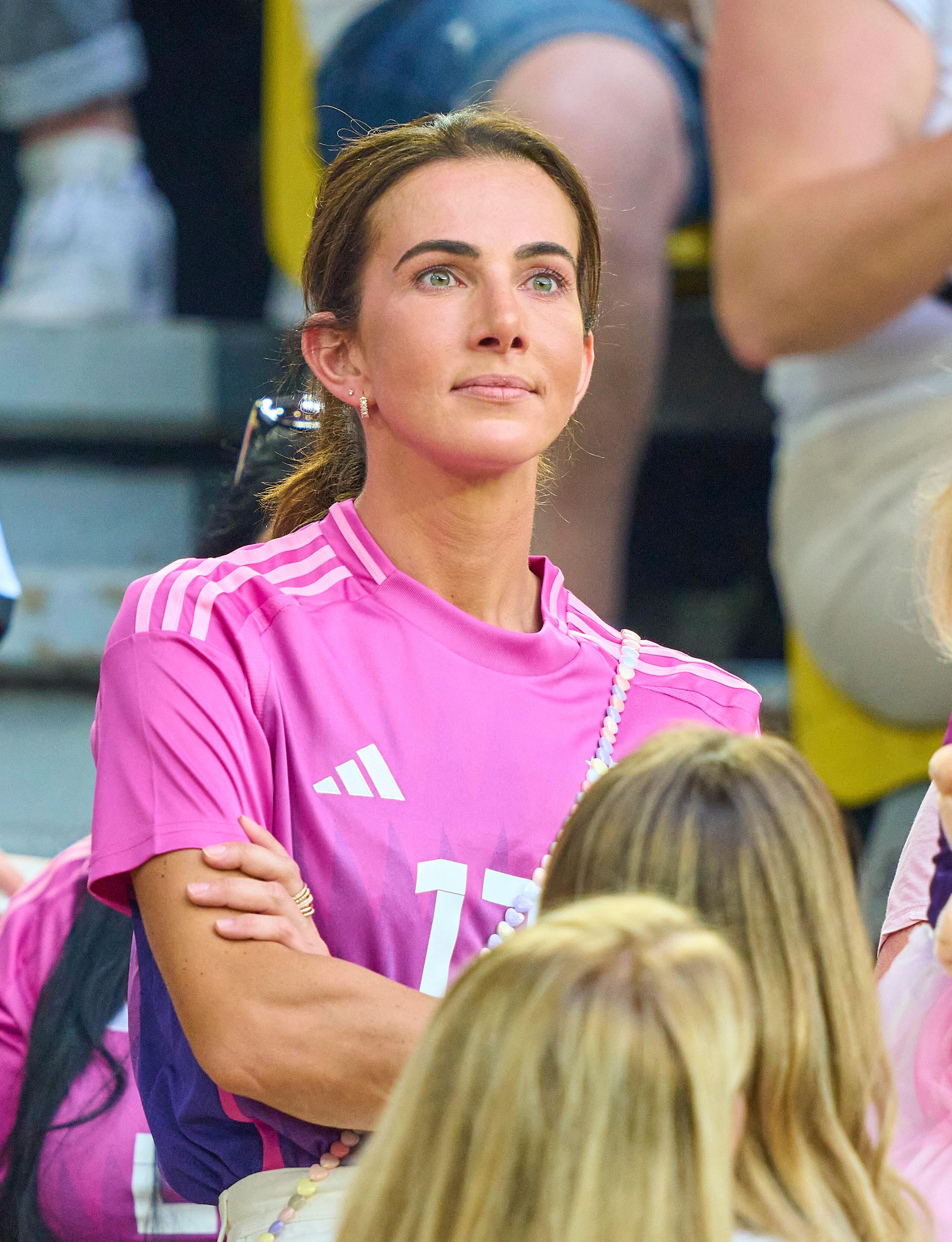 Lisa Müller, die Frau von Fußballer Thomas Müller, bei einem Fußballspiel (Archivbild)