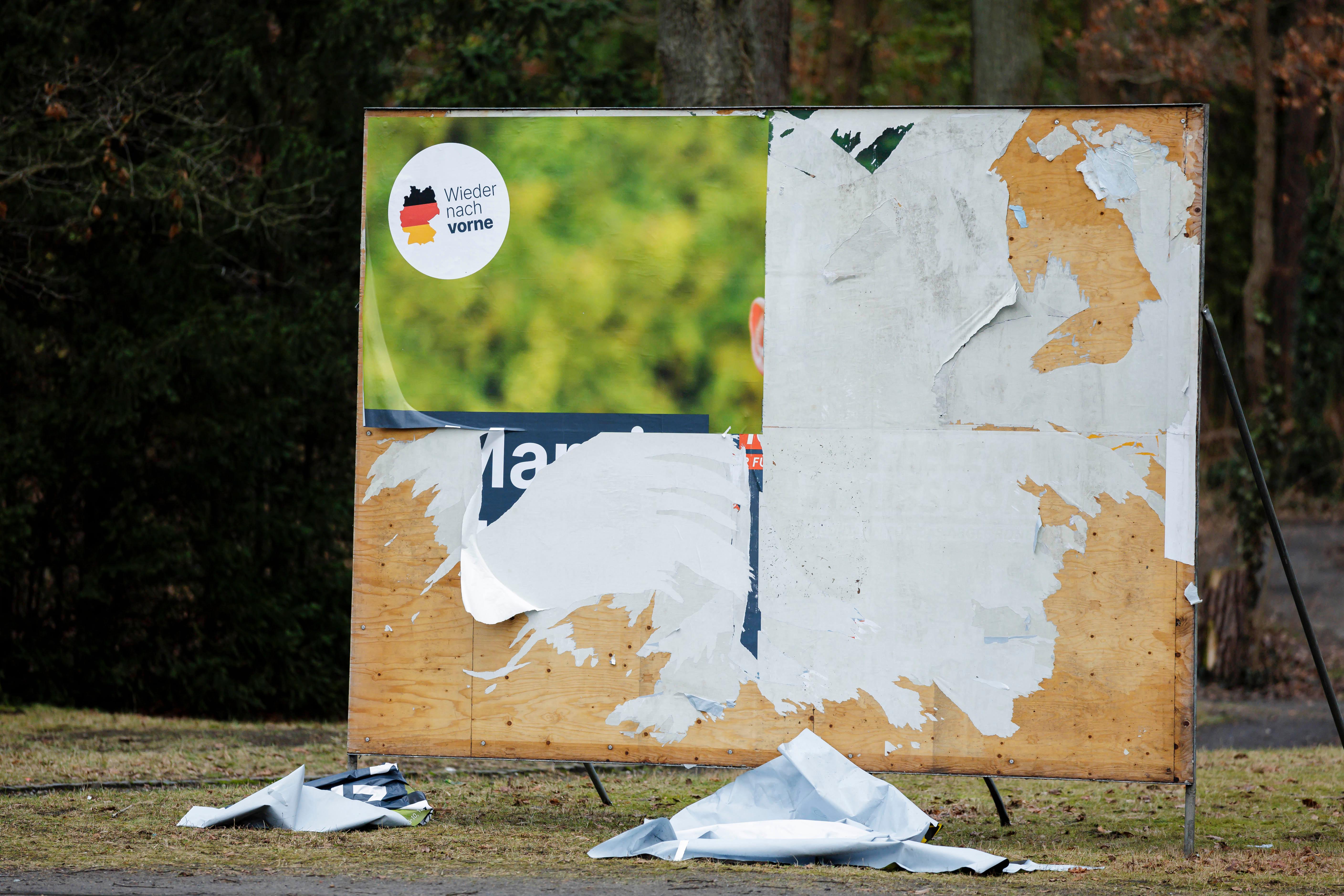 Zerstörtes Wahlplakat (Symbolbild)