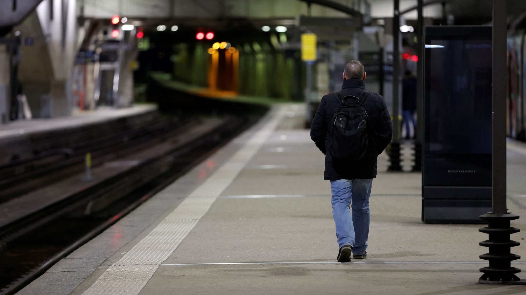 Auch der Bahnhof Montparnasse ist vom Streik gegen die Rentenreform betroffen.  