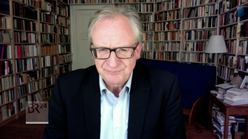 Politikwissenschaftler Albrecht von Lucke bespricht mit Moderator Stefan Scheider den aktuellen ARD-DeutschlandTrend. | Bild: Bayerischer Rundfunk 2025 Politikwissenschaftler Albrecht von Lucke bespricht mit Moderator Stefan Scheider den aktuellen ARD-DeutschlandTrend.