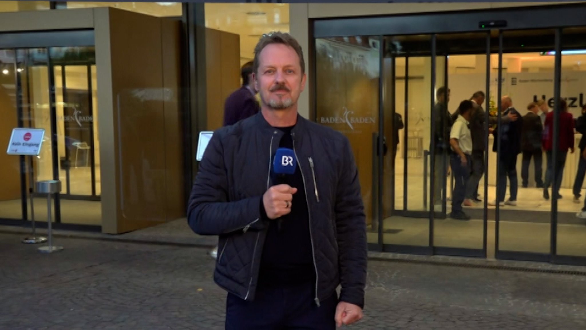 BR-Sportreporter Tobias Barnerssoi mit einer Einschätzung zur deutschen Olympia-Bewerbung | Bild: Bayerischer Rundfunk 2026 BR-Sportreporter Tobias Barnerssoi mit einer Einschätzung zur deutschen Olympia-Bewerbung