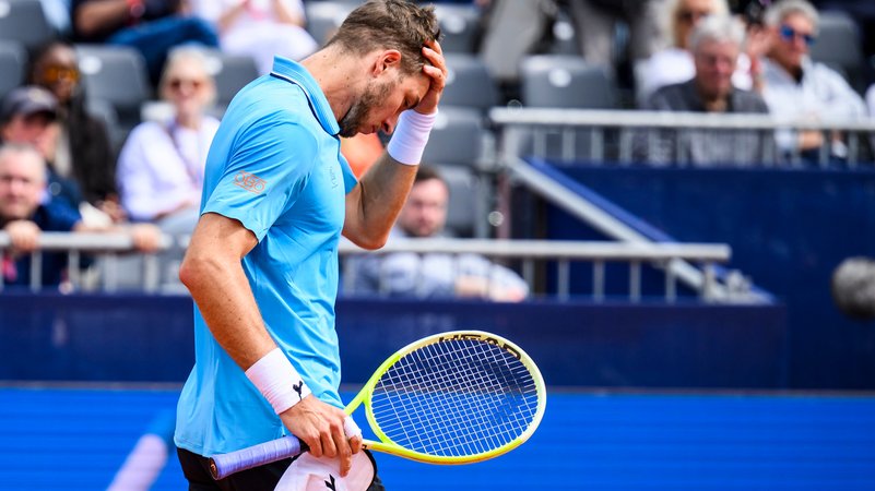 15.04.2025, Bayern, München: Tennis,ATP-Tour - München, Einzel, Herren, 1. Runde, Cerundolo (Argentinien) - Struff (Deutschland). Jan-Lennard Struff aus Deutschland reagiert. + | Bild: dpa-Bildfunk/Tom Weller 15.04.2025, Bayern, München: Tennis,ATP-Tour - München, Einzel, Herren, 1. Runde, Cerundolo (Argentinien) - Struff (Deutschland). Jan-Lennard Struff aus Deutschland reagiert. +