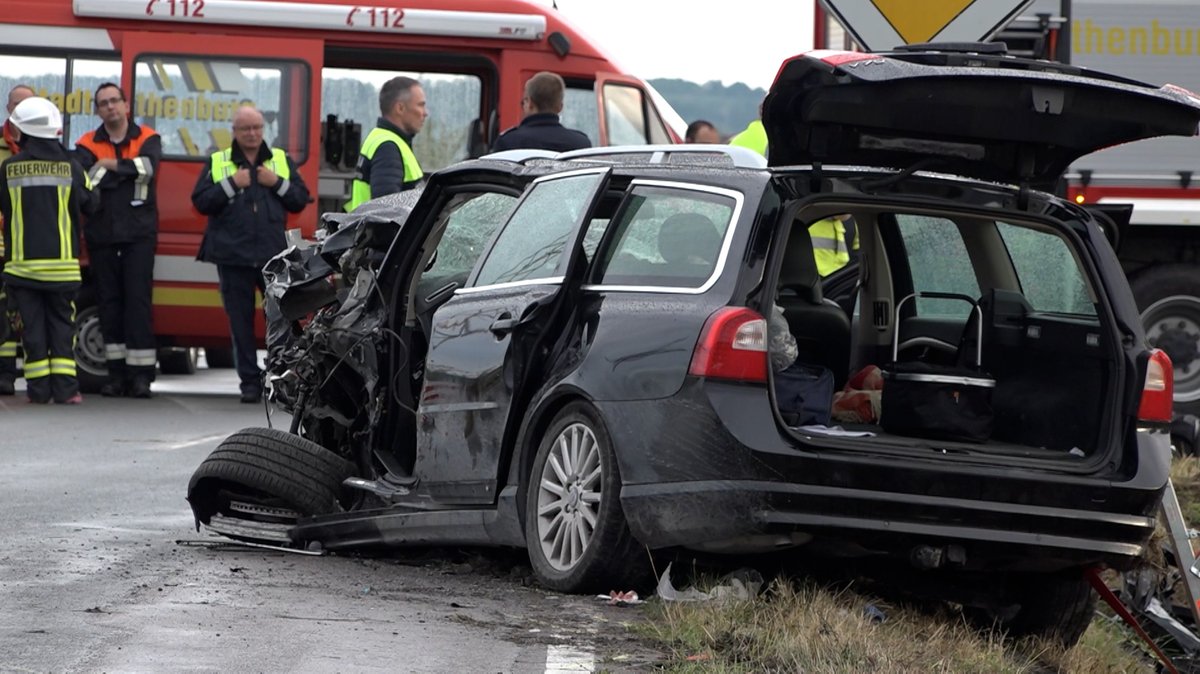 Das Auto des mutmaßlichen Unfallverursachers bei Rothenburg