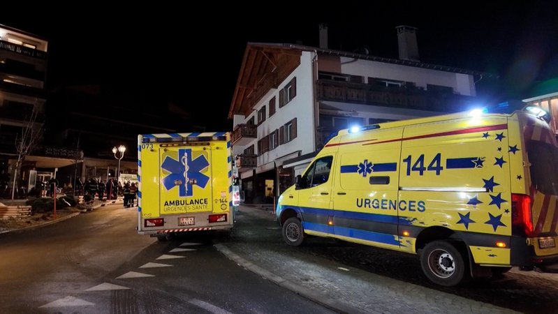Rettungsdienst im Einsatz im Skiort Crans-Montana | Bild: BR Rettungsdienst im Einsatz im Skiort Crans-Montana