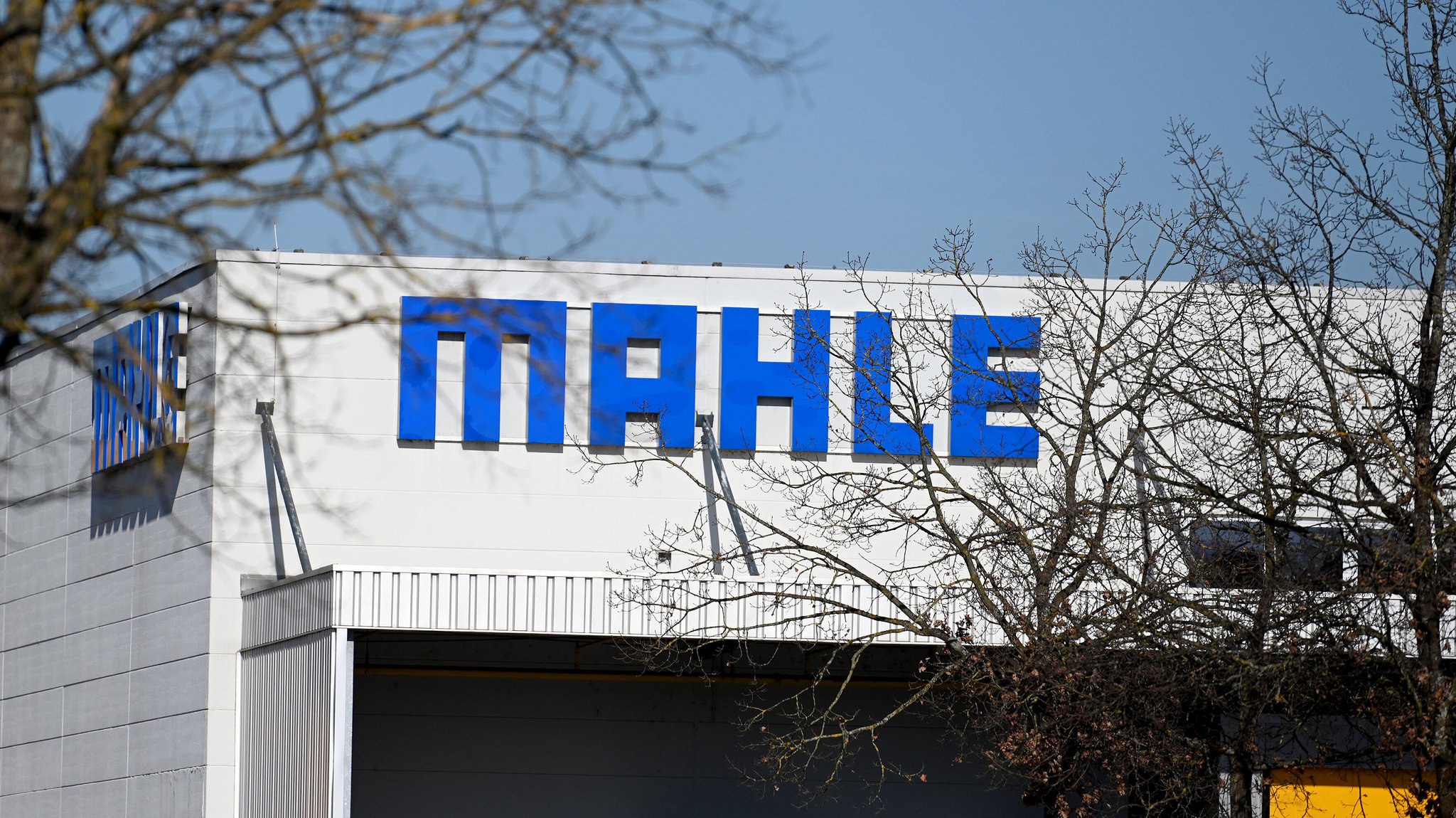 Firmengebäude der Firma Mahle am in Neustadt an der Donau