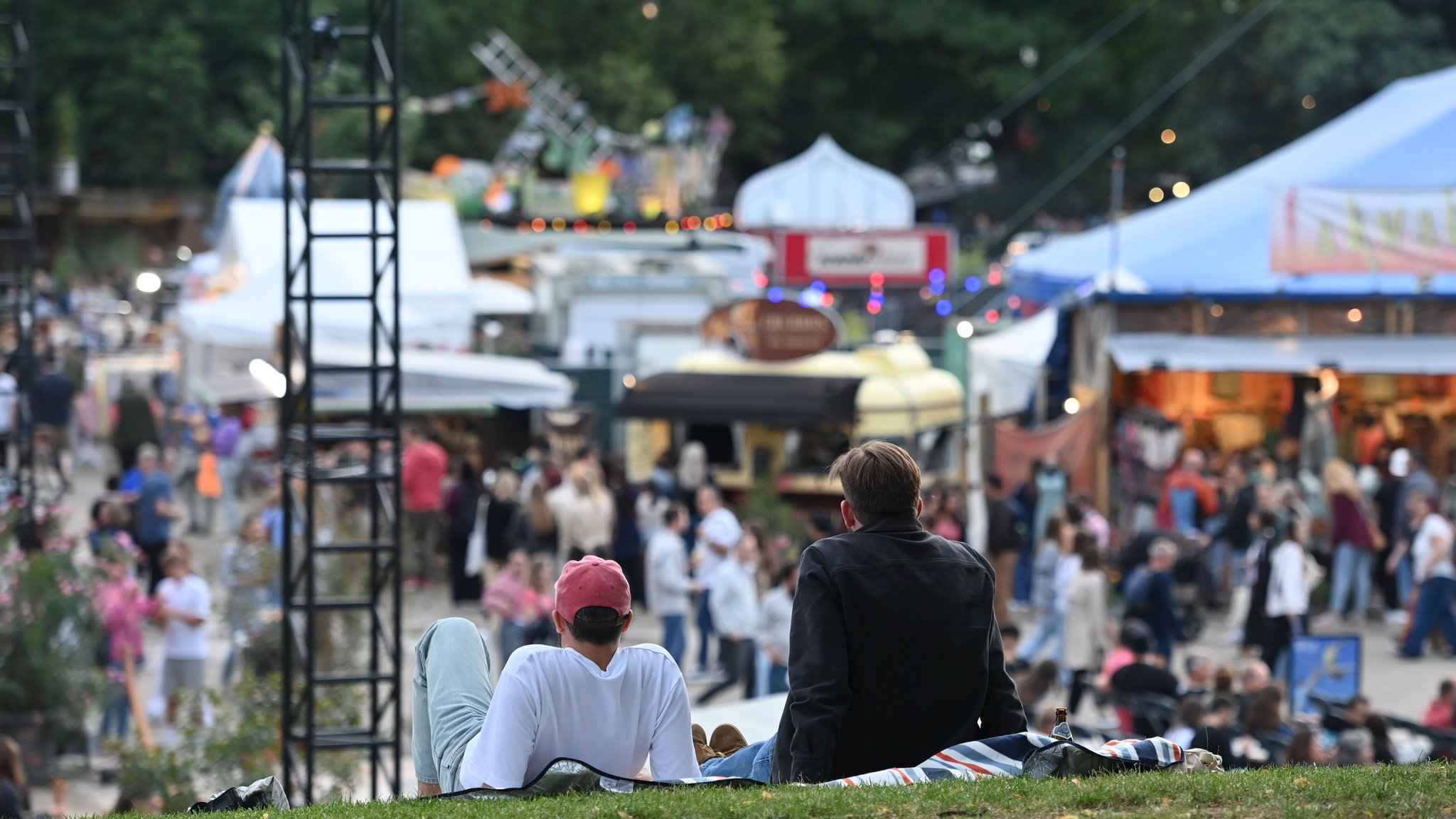 Sommer-Tollwood in München am Olympiapark
